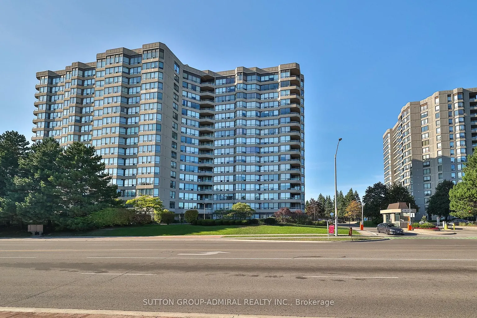 7420 Bathurst St #1010 photo 1
