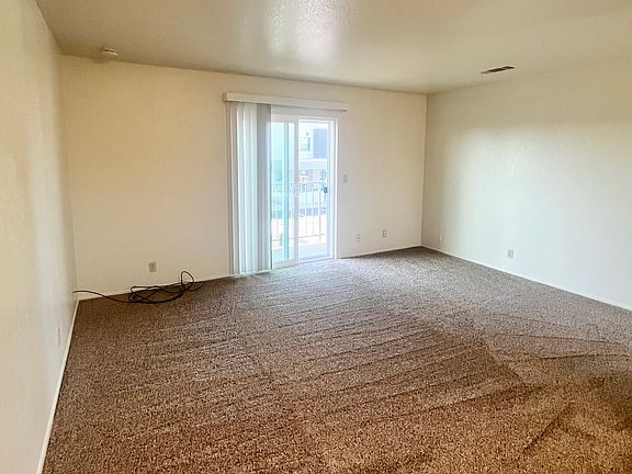 2nd image of 200 Northwoods Ave APT 4