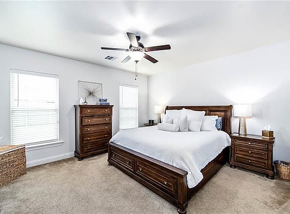 5th image of 296 Highland Oaks Ave