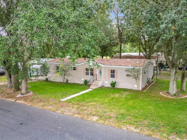 107 3rd St, Lady Lake, FL 32159