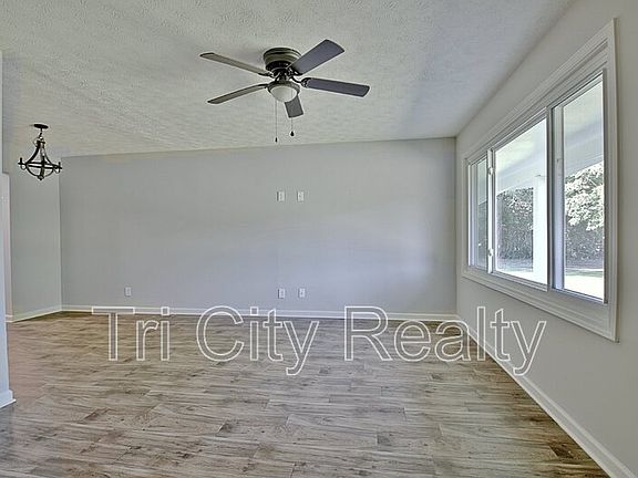 5th image of 208 Brooks Rd