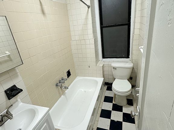 4th image of 3560 Olinville Ave APT 1O