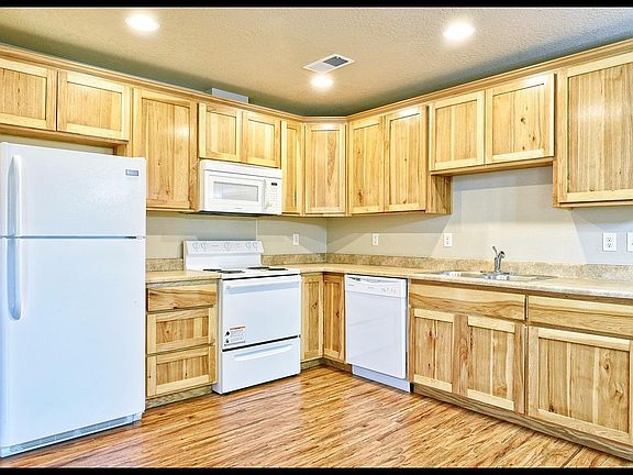 3rd image of 1025 Celtic Cir #A/b