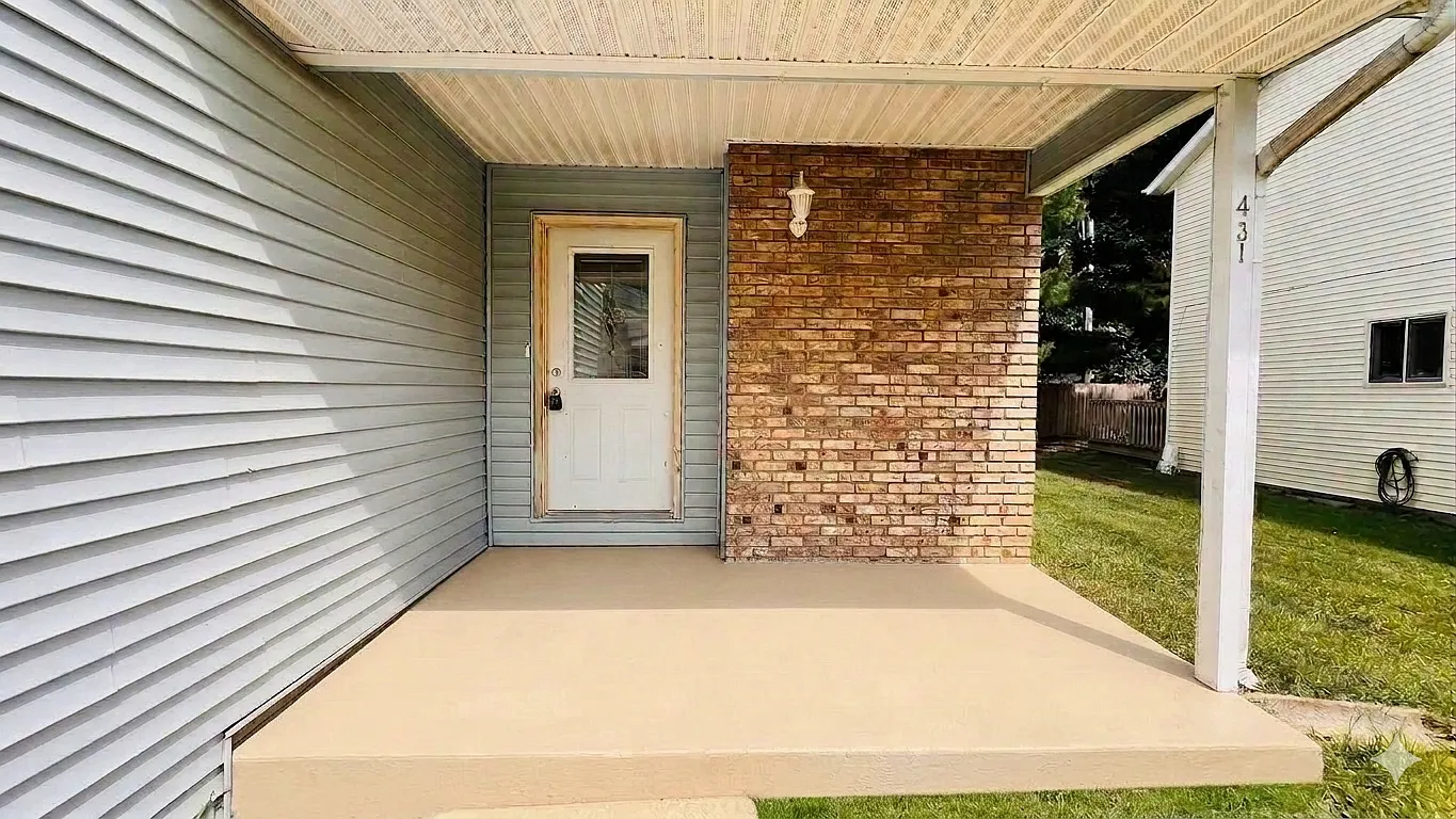 431 South Village Court - 1 — Photo 2