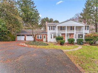 72A Main St, Newtown, CT 06470