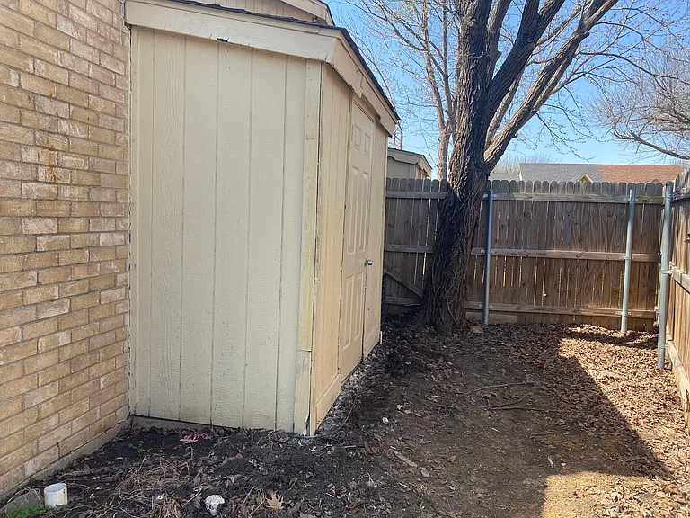 2425 Limestone Dr — Photo 19