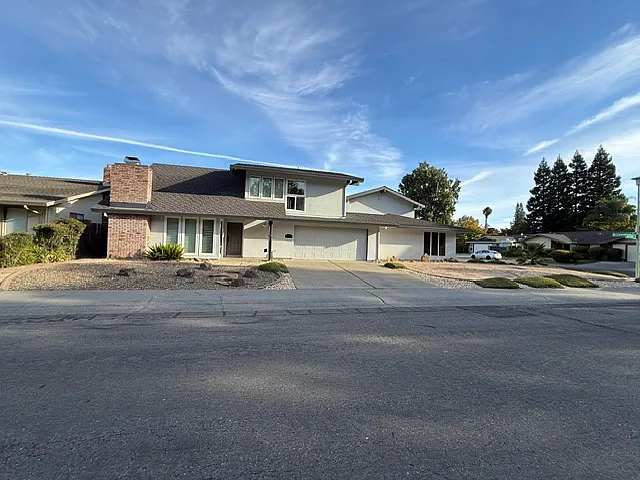 3 bed, 2.5 bath, 1600 sqft, $2,800 — Photo 2