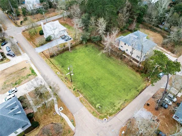 637 Ramon St, Mandeville, LA 70448