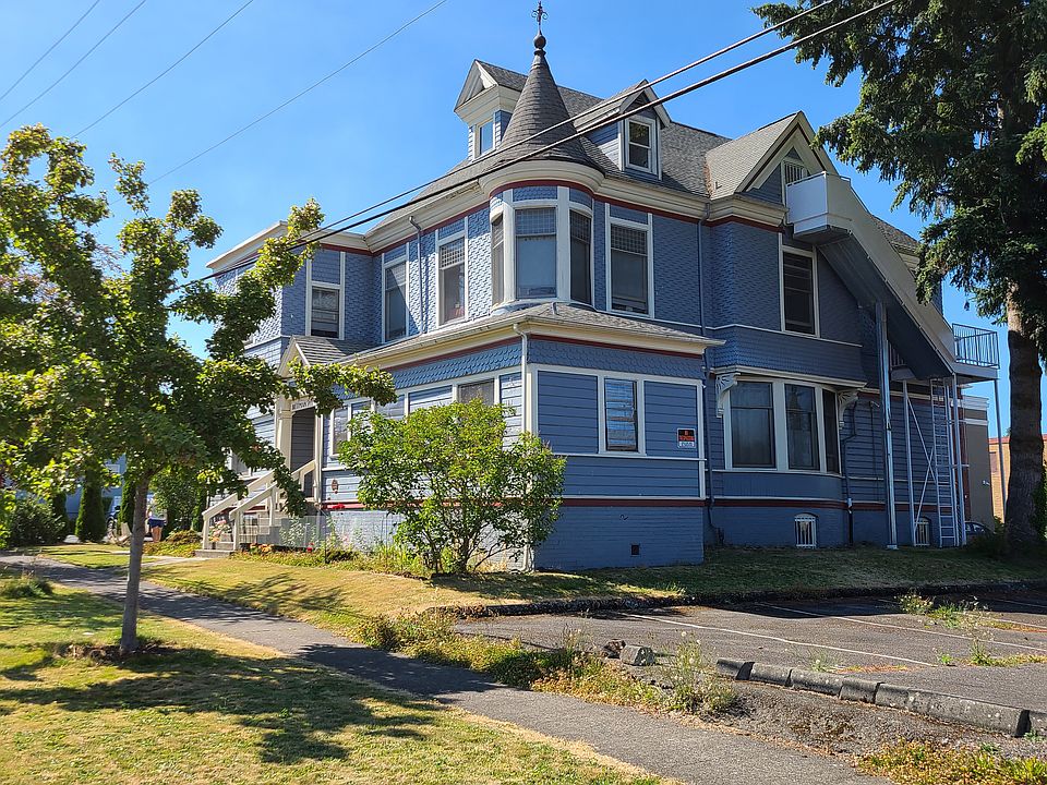 1st image of 216 9th Ave SE