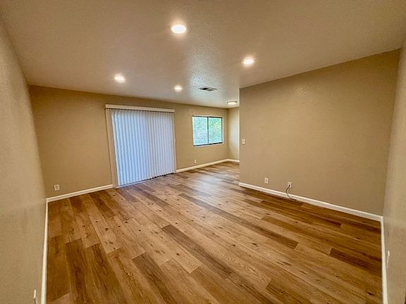 2nd image of 900 Cambridge Dr Unit 62