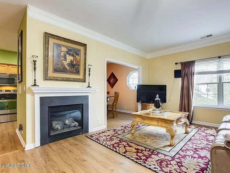 203 S Dorsey Ln #0 — Photo 4