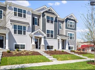 2024 Yellowstone Blvd, Mundelein, IL 60060