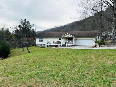 191 Honeysuckle Ln, Evarts, KY, 40828
