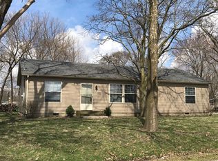 804 E Glenview Dr, Tuscola, IL 61953