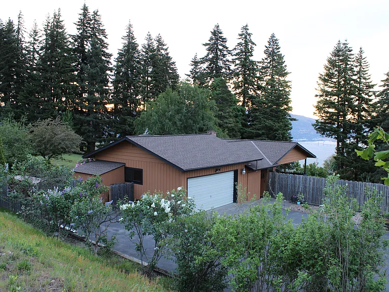 Crestview Ln — Photo 6