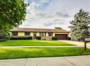 4365 Meadowlark Ct, Gurnee, IL 60031