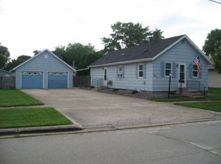 811 Elm St, De Pere, WI 54115