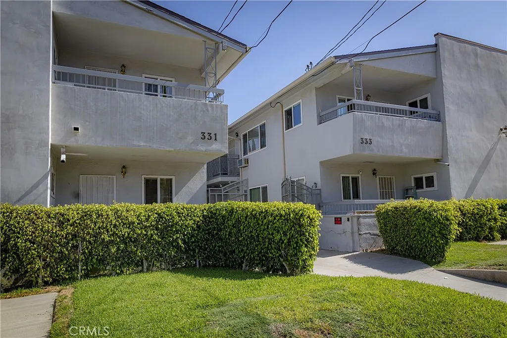 2 bed, 775 sqft, $2,450 — Photo 2