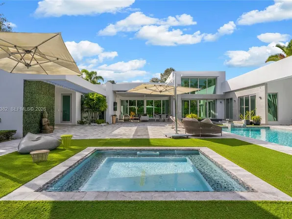 7218 SW 102nd St, Pinecrest, FL 33156