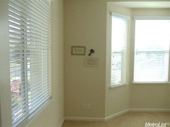 5th image of 667 Leah Ln
