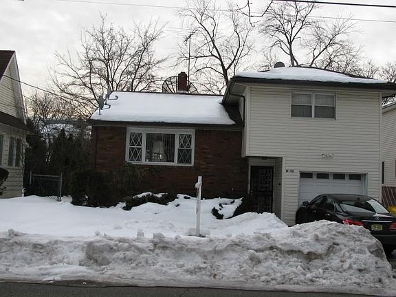 5th image of 16-02 Ellis Ave