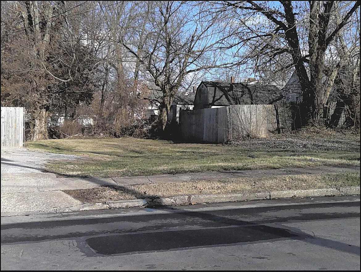 321 E 6th St photo 1