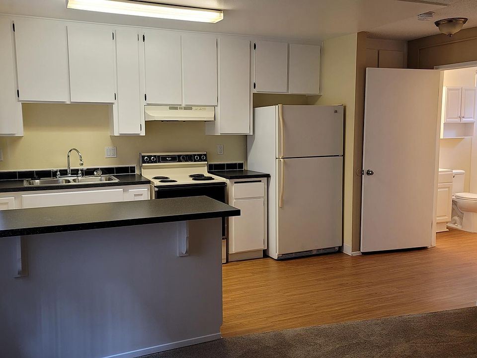 1st image of 5069 University Ave APT 20