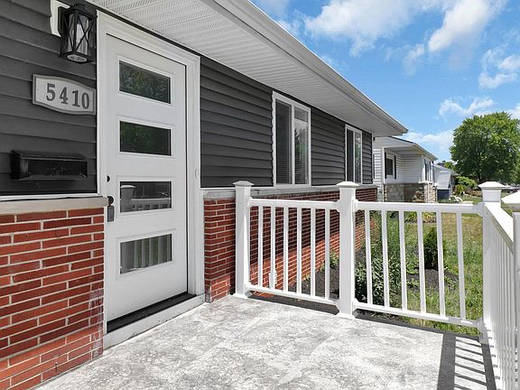3rd image of 5410 Wakefield Dr