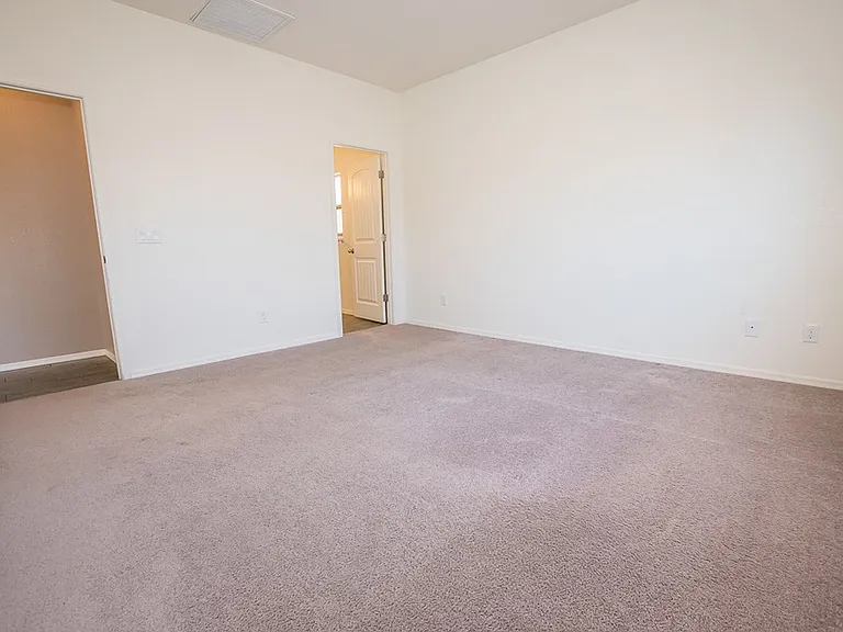 4223 Rocky Mountain Way — Photo 10