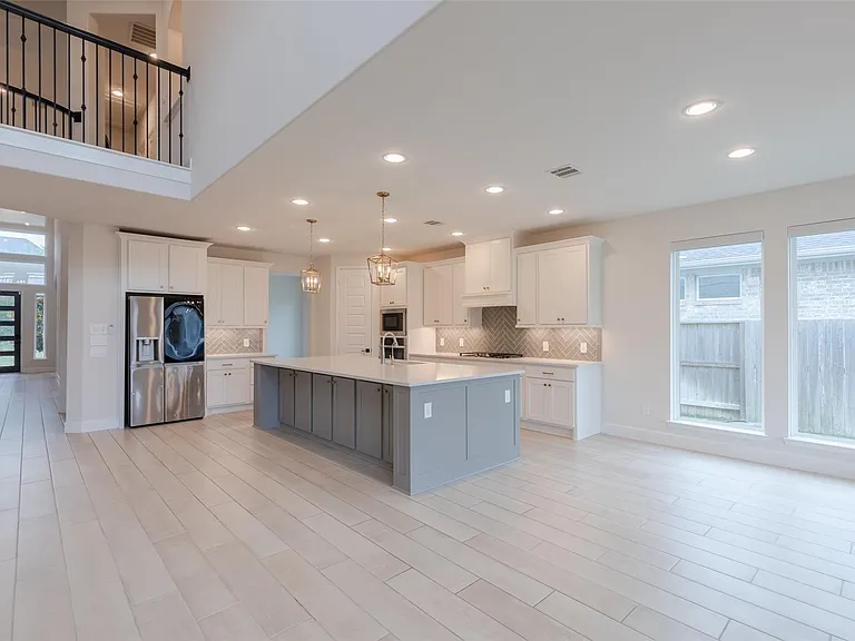 3114 Swift Way — Photo 7