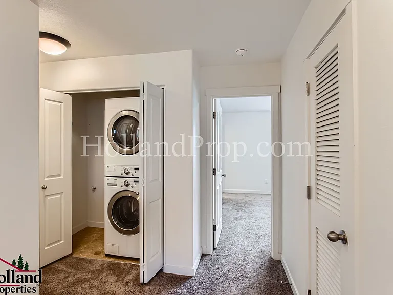 2287 NE Sheffield Ave — Photo 22