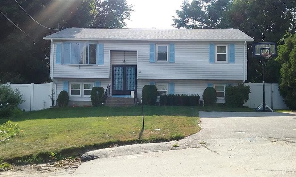 1st image of 46 Bellevue Dr