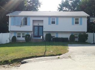 46 Bellevue Dr, Cranston, RI 02920