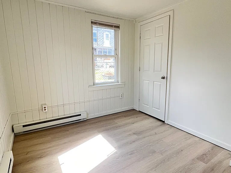 31-33 Fern Ave #202 — Photo 2