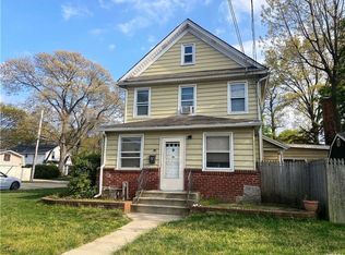149 Smith St, Merrick, NY 11566