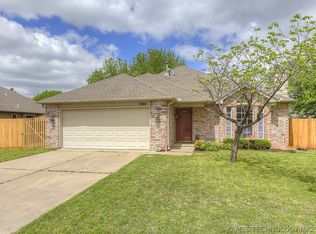 304 W Charleston St, Broken Arrow, OK 74012