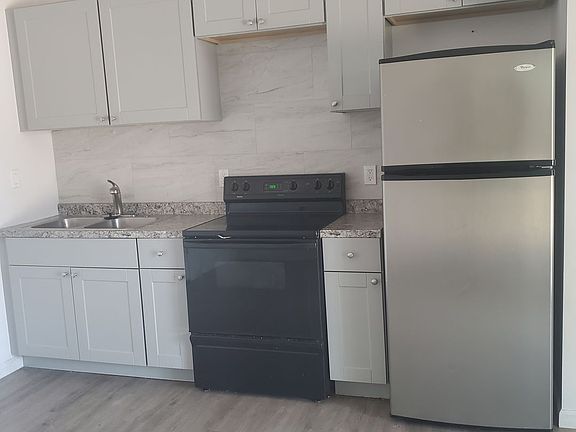 4th image of 2707 E Moreland St