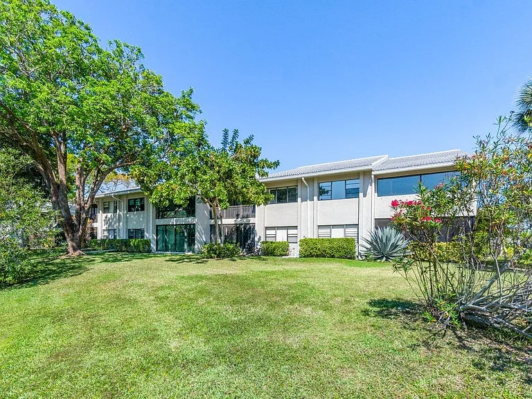 61 Eastgate Dr #D — Photo 20