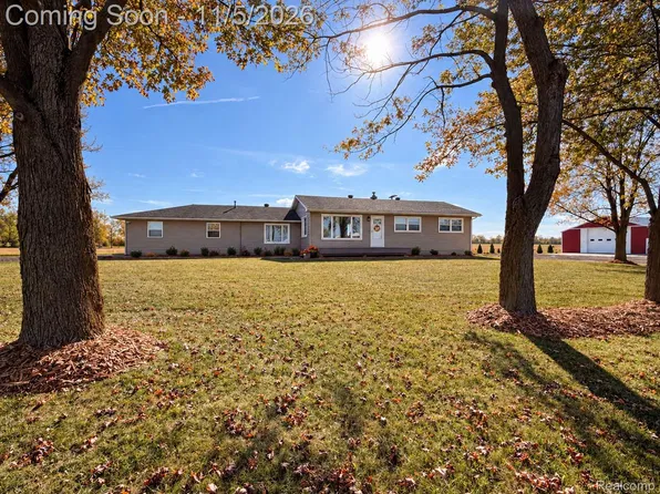 6996 Labo Rd, South Rockwood, MI 48179