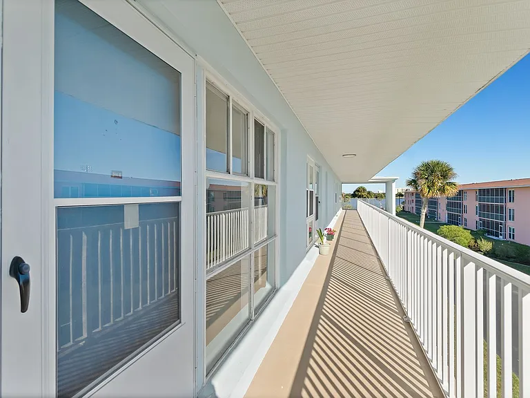 719 S Beach St #314B — Photo 2