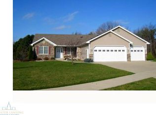 7707 Barsfield Ln, Grand Ledge, MI 48837