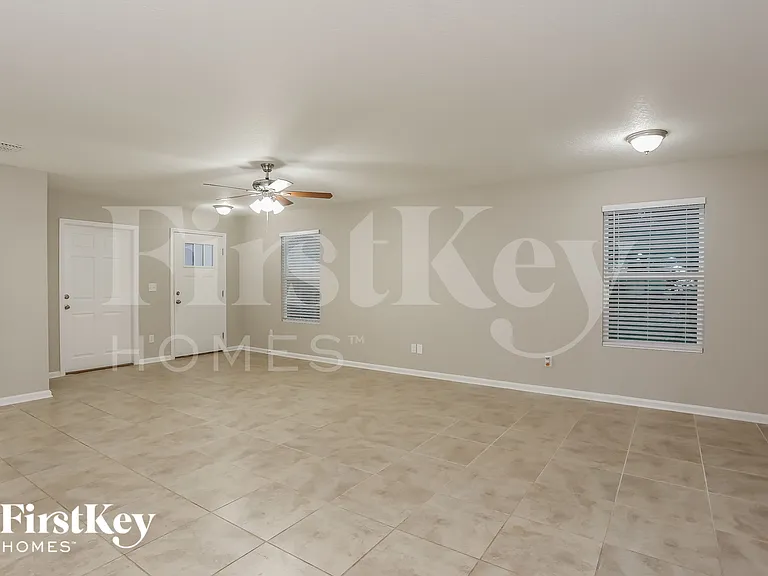 8303 Thor St — Photo 5