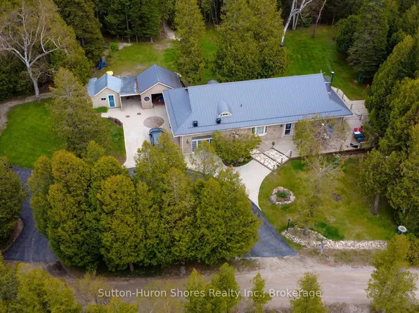 484 Sunset Dr, Kincardine, ON N0H 2C5