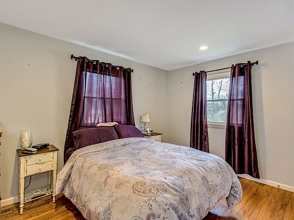 3rd image of 45 Palo Alto Dr