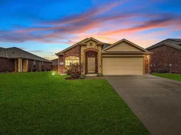 302 Hawthorn Dr, Nevada, TX 75173