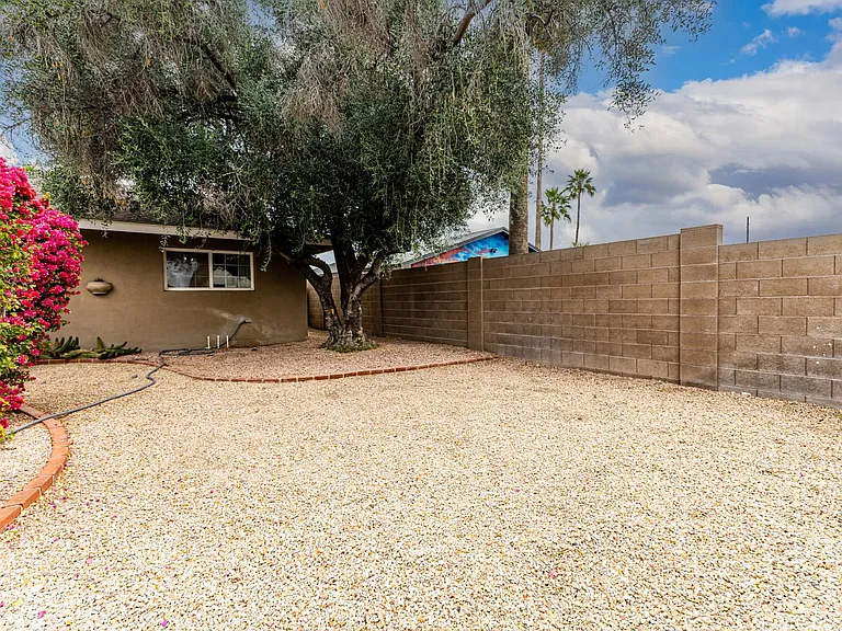 8719 E Osborn Rd — Photo 27