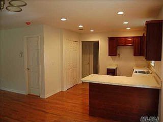 3rd image of 84 Cedar St