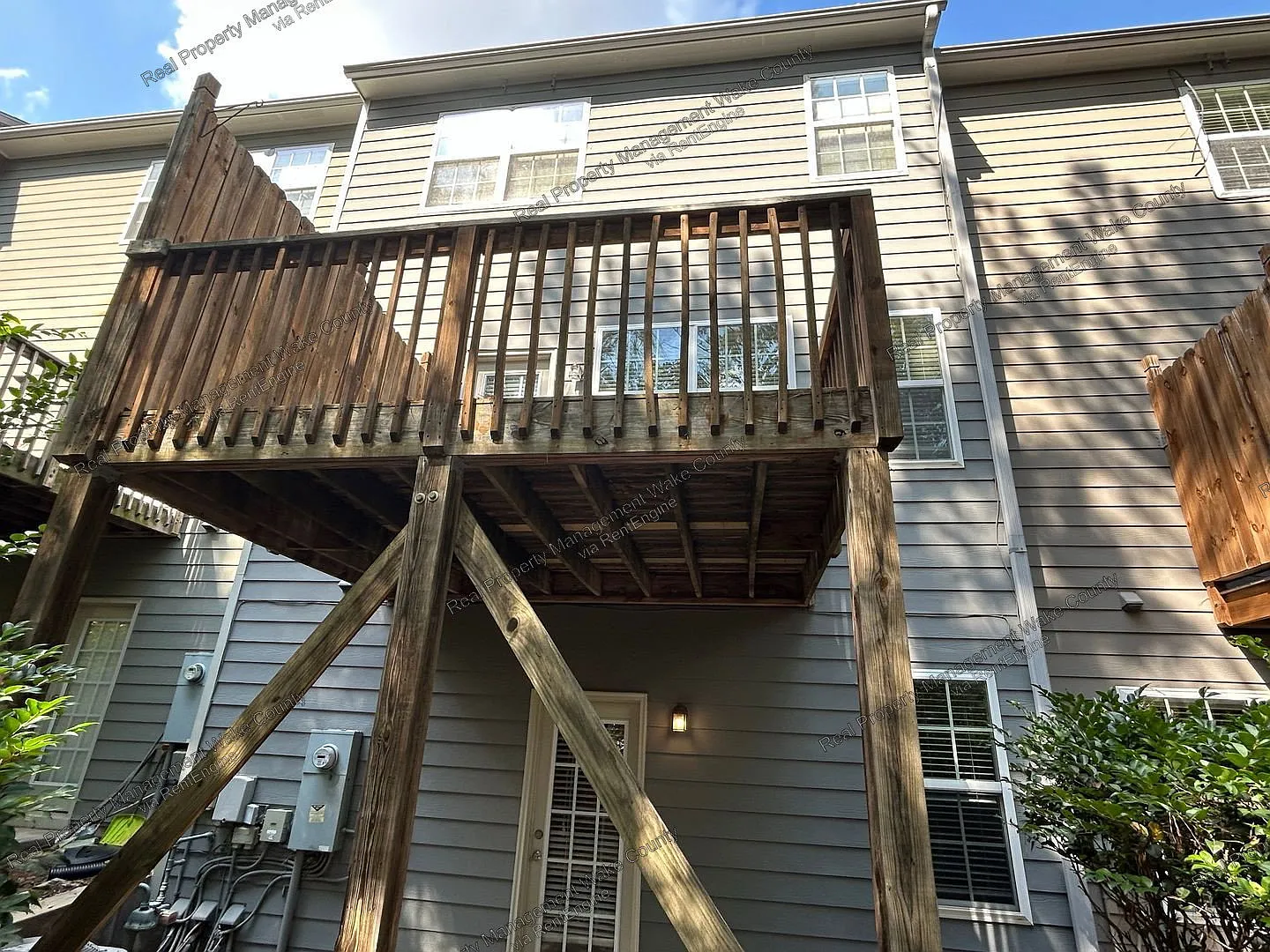 4 bed, 3.5 bath, 2004 sqft, $2,195 — Photo 2