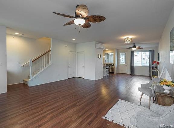 3rd image of 1020 Kakala St APT 1305