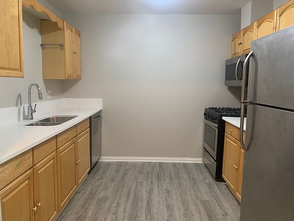 2nd image of 264 E Bailey Rd APT L